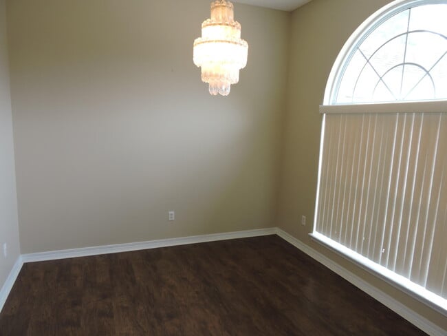 Foto del edificio - 5831 Buckskin Ct