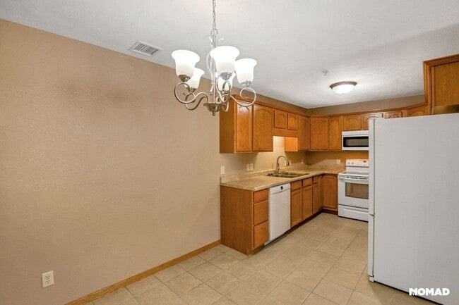 Building Photo - Charming 2BR Townhome in Rapid City