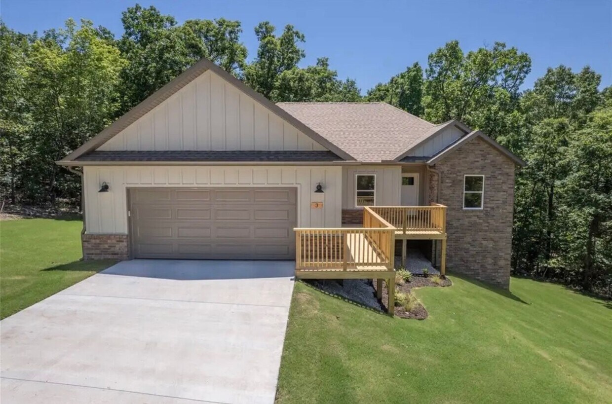 Primary Photo - New 4 bedroom in Bella Vista.