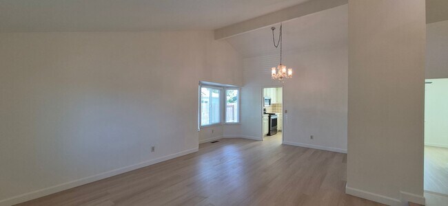 Foto del edificio - 5023 Oakbrook Cir