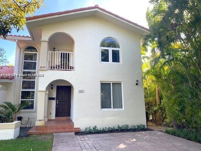 Primary Photo - 402 Majorca Ave