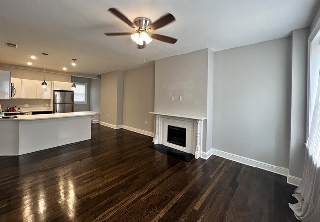 Building Photo - 52 Dunster St