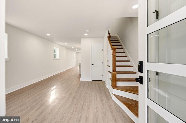 Foto del edificio - 113 Clifford Ave