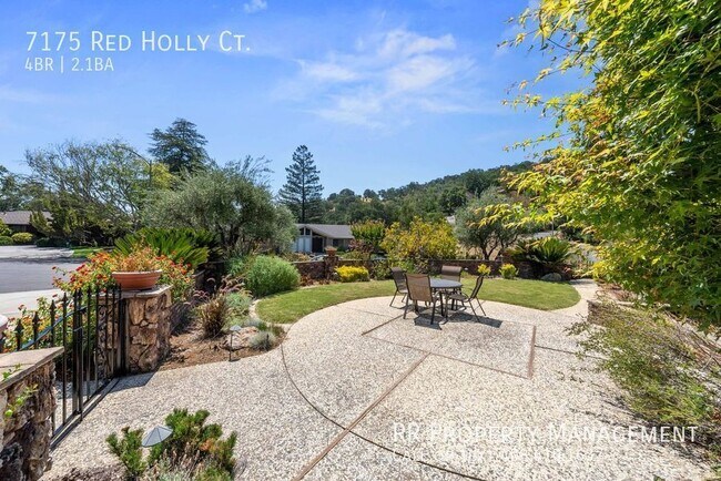 Building Photo - 7175 Red Holly Ct