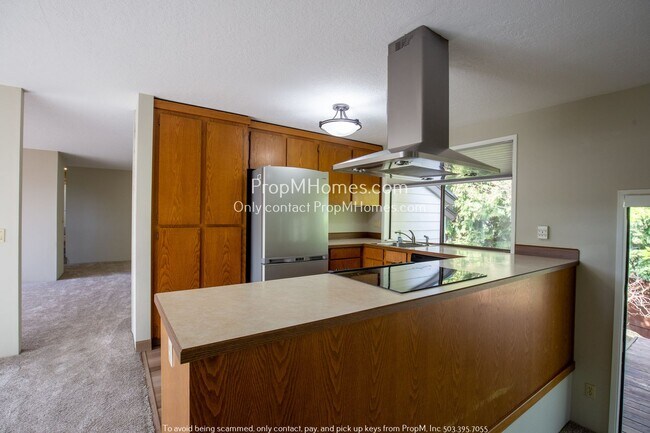 Foto del edificio - Gorgeous Three Bedroom West Linn Home w/ Outdoor Oasis!