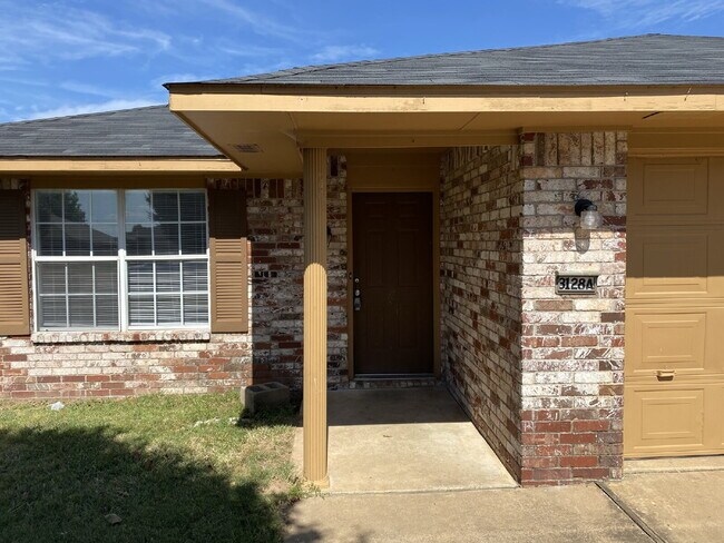 Building Photo - 3128 Jerri Ln
