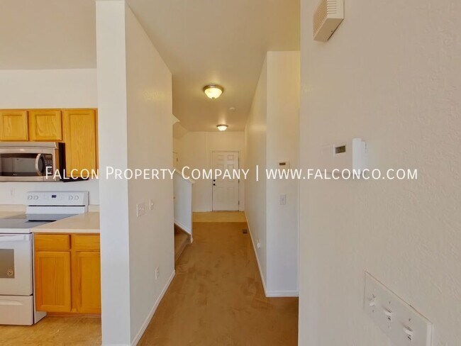 Building Photo - 6627 Silverwind Cir