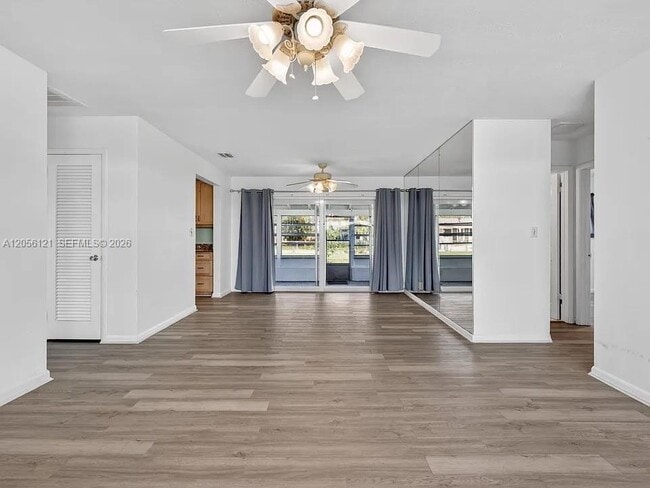 Foto del edificio - 13034 Sheridan Terrace