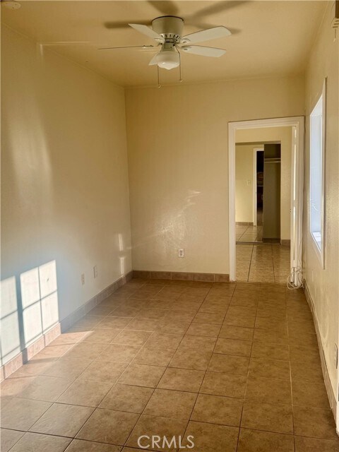 Foto del edificio - 1336 W 109th St