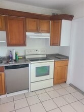Building Photo - 2751 N Palm Aire Dr
