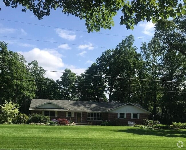 Building Photo - 1507 Armacost Rd