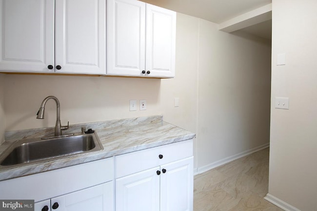 Photo - 215 9th St Apartment