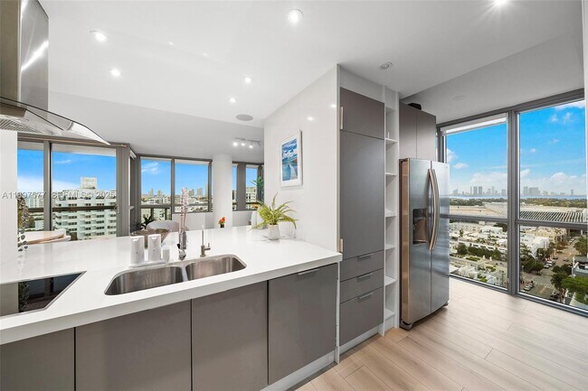 Building Photo - 101 20th St