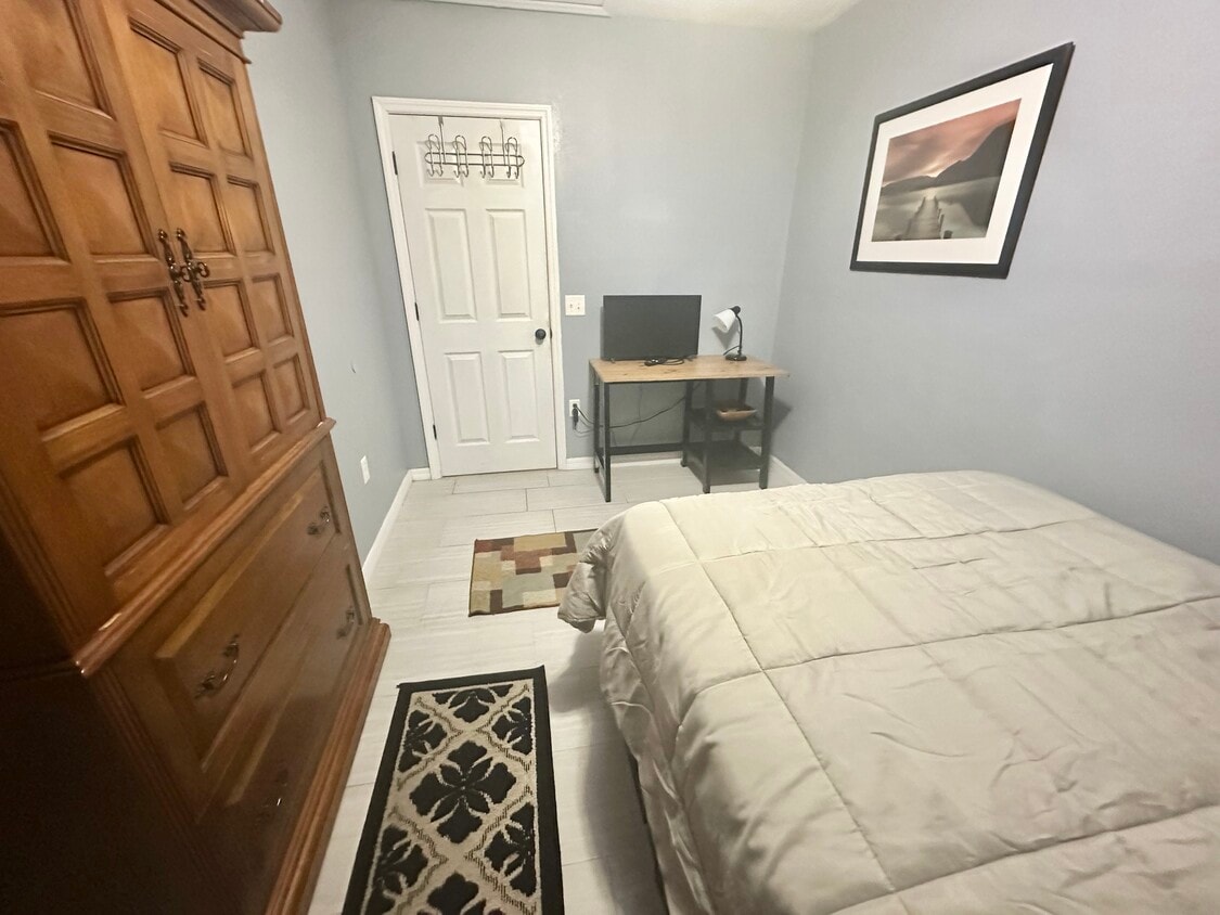 Headboard view - 686 Caribou Ct