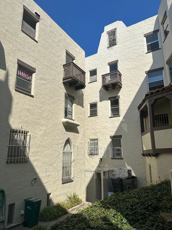 Foto del edificio - 2609 Ivy Dr