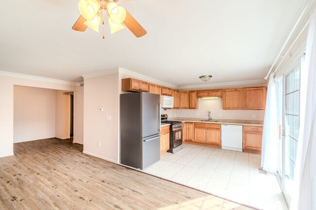Building Photo - Move-In Ready Fox Hills Condo with In-Unit Laundry & Assigned Carport