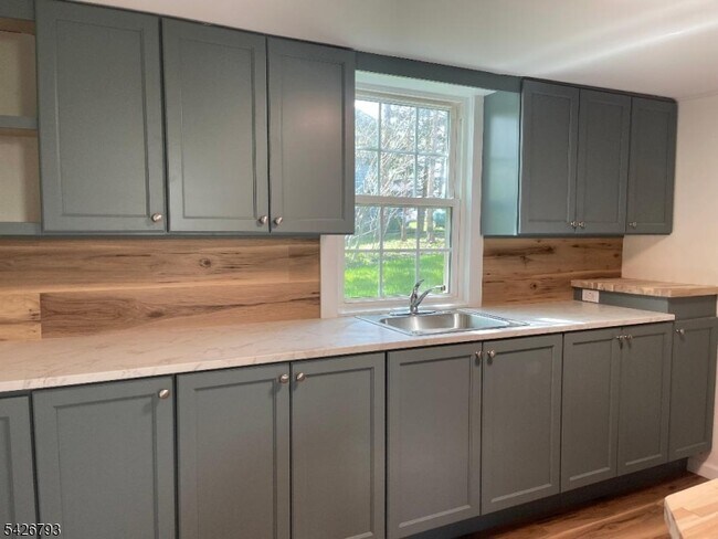 Foto del edificio - 355 Elm St