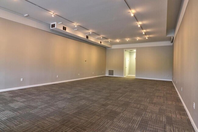 Building Photo - 590 Pre Emption Rd