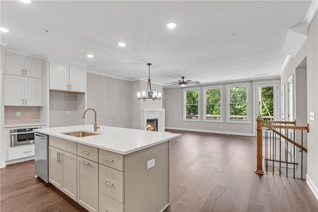 Foto del edificio - 427 Retreat Ln