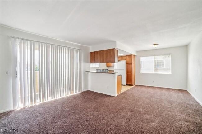 Foto del edificio - 7200 W Pirates Cove Rd