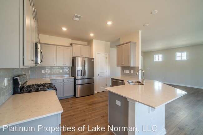 Building Photo - 4 br, 2.5 bath House - 14015 Wooden Snow T...