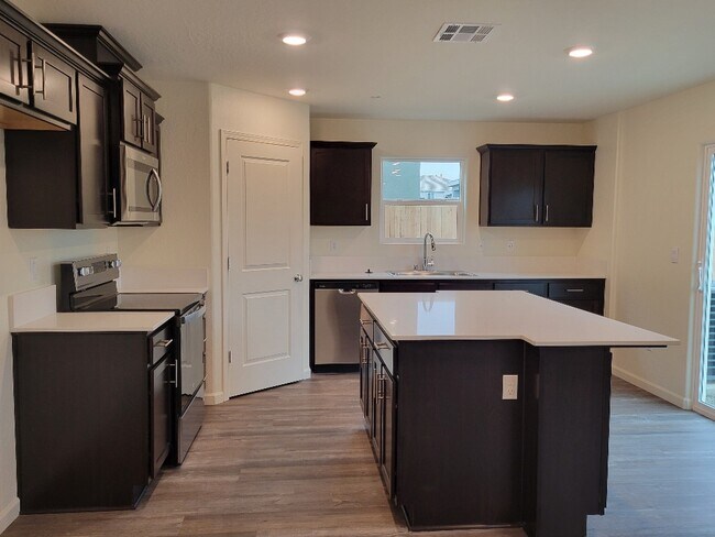 Building Photo - 2071 Coulter Ln