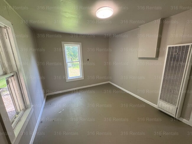 Building Photo - $495 - 1 bed 1 bath - Single Family Home