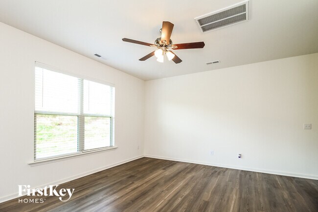 Building Photo - 5712 Beaver Pond Tl