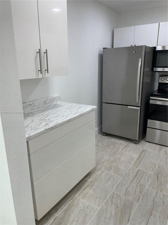 Building Photo - 8550 SW 149th Ave