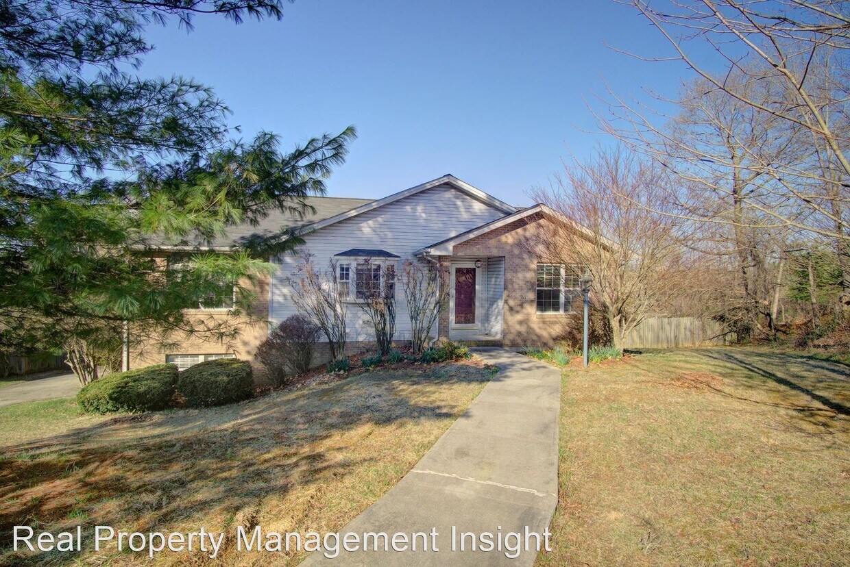 4 br, 3 bath House 209 Minor Circle House Rental in Blacksburg, VA