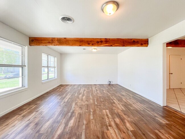 Building Photo - Available Now!!!! Beautiful 1 story, 3 bed...