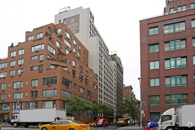 Foto del edificio - 55-61 W 17th St