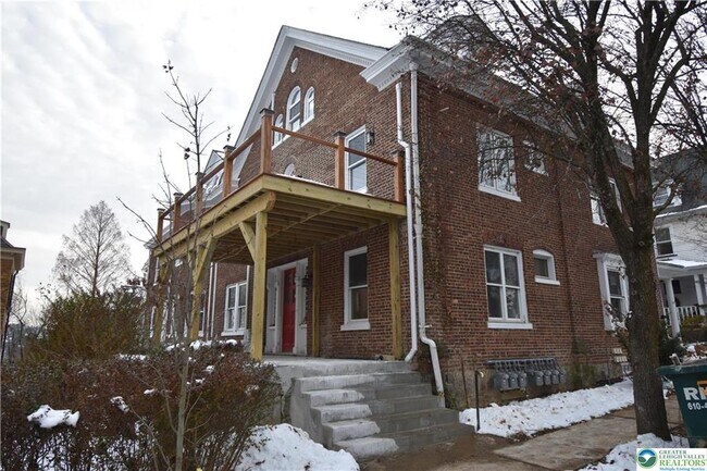 Foto del edificio - 310 March St