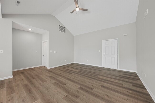 Building Photo - 2309 Trenton Ln