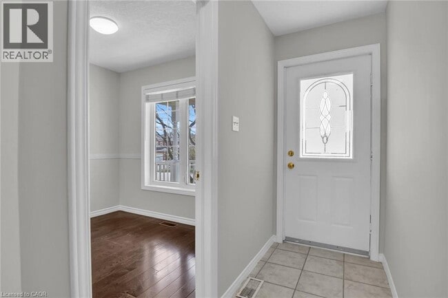 Building Photo - 115 Daimler Dr