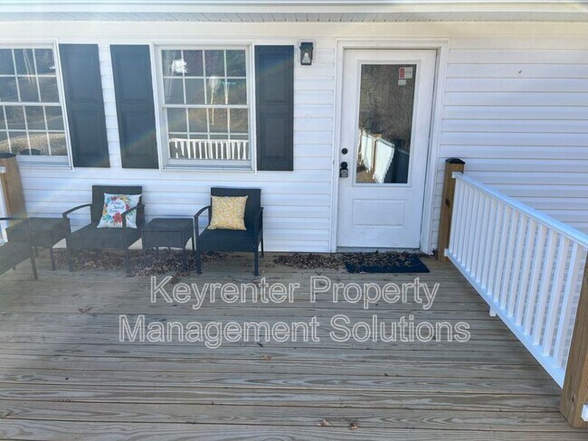 Photo - 17 White Oak Dr House