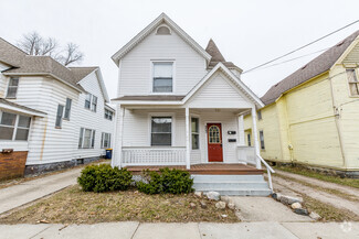 Building Photo - 923 3rd St NW