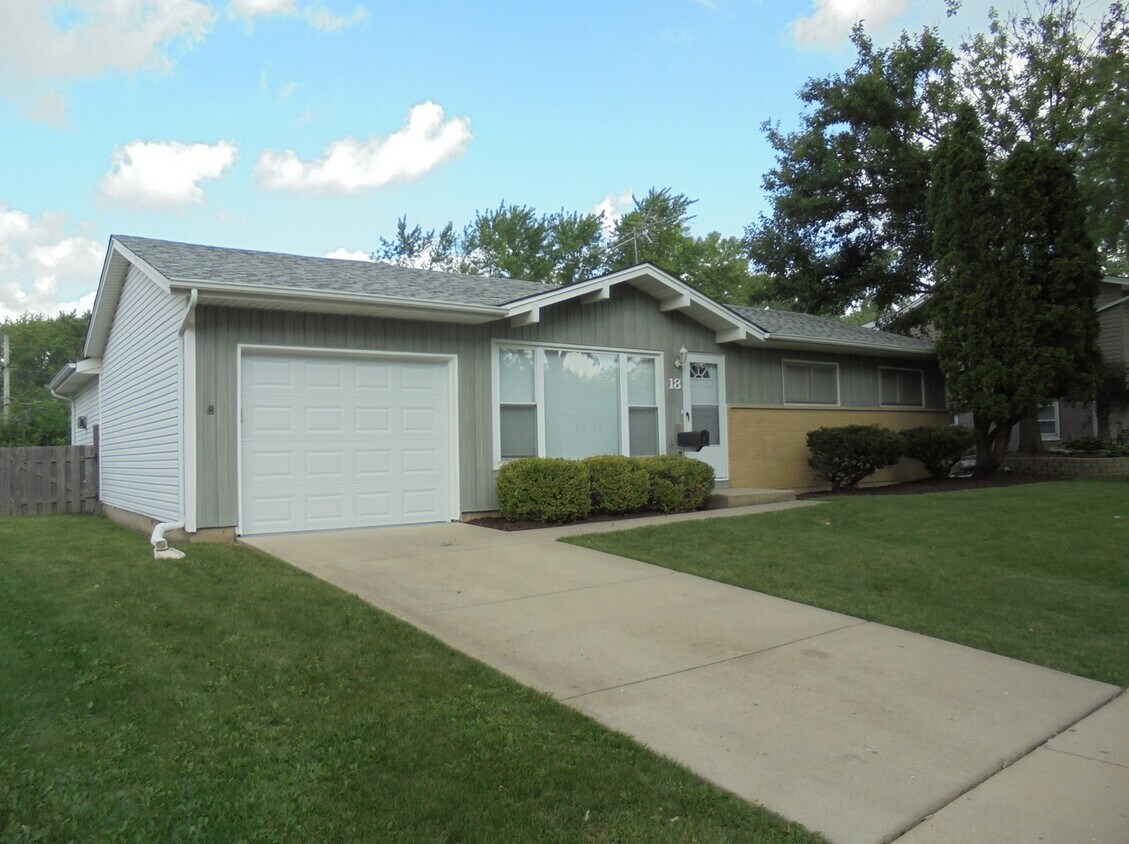 18 W Green Meadows Blvd Streamwood, IL 60107 Alquileres en Streamwood