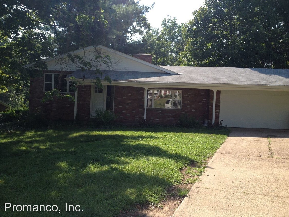 Primary Photo - 109 Woodcrest Dr