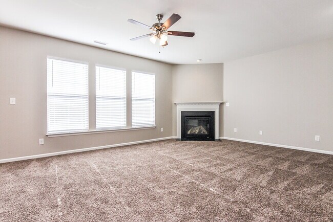 Building Photo - 698 Shefford Town Dr