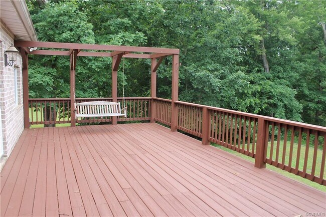 Building Photo - 425 Starview Ln