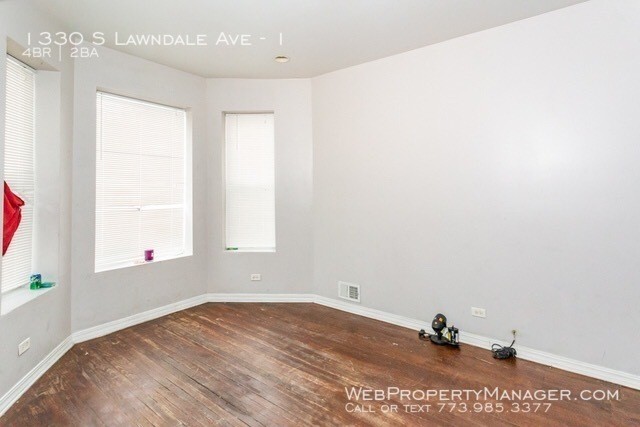 Building Photo - 1330 S Lawndale Ave