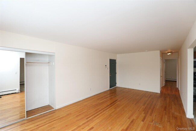 Foto del edificio - 30 Lamb Ave