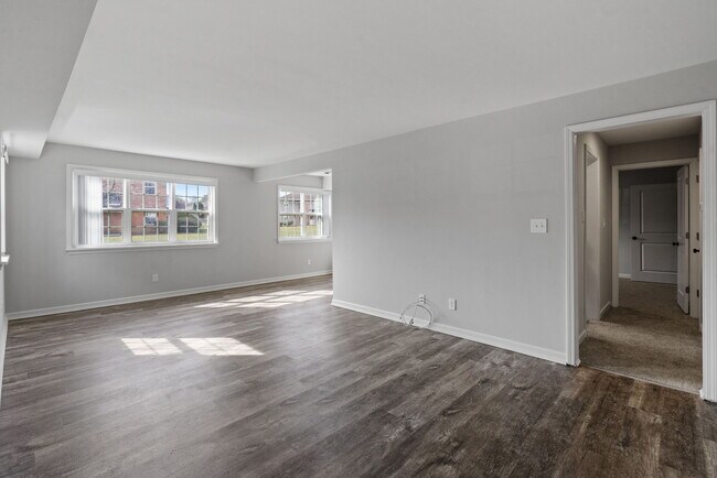 Foto del edificio - Van Antwerp Village Apartments