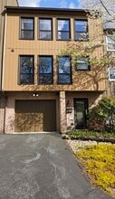 Building Photo - 65 Winged Foot Dr