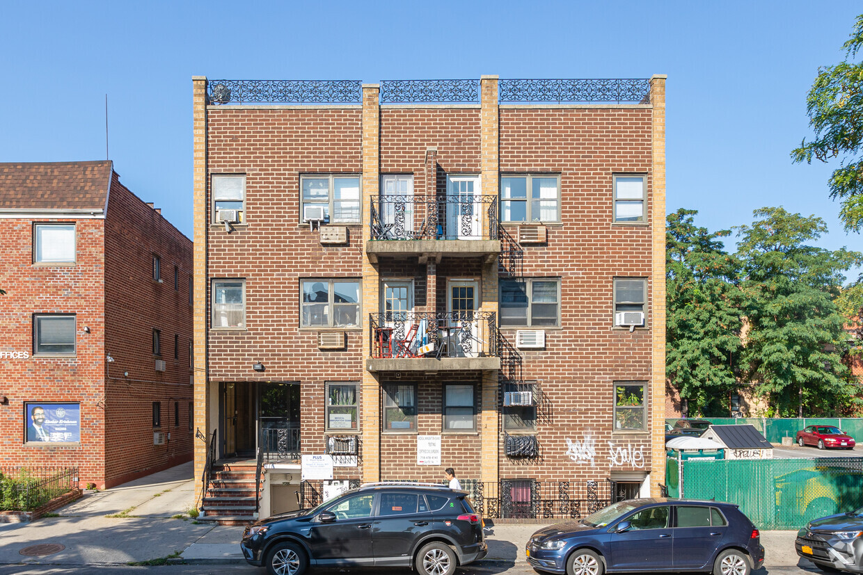 Primary Photo - 3728 75th St