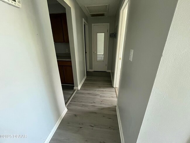 Building Photo - 1850 S Park Ave