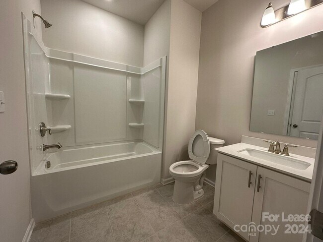 Building Photo - 10008 Hemingway Pl