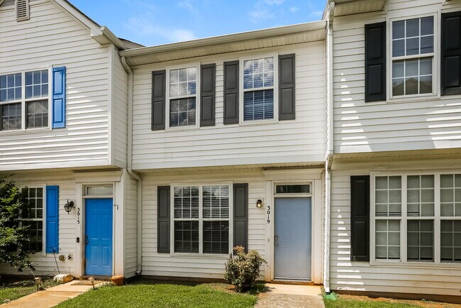 Foto del edificio - 3019 Nevin Pl Dr