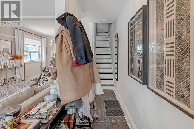 Photo du bâtiment - 80 Oakcrest Ave